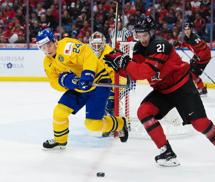 Sveriges Lias Andersson och Kanadas Brett Howden