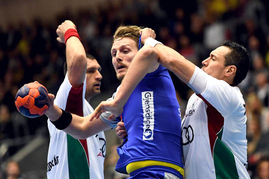 Bläddra bland fler bilder av Handboll, Träningslandskamp, Sverige - Ungern