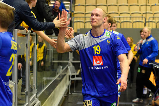 Sveriges Johan Jakobsson tackar publiken