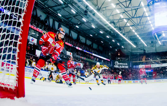 Örebros Johan Wiklander gör 4-1 i öppen kasse och
