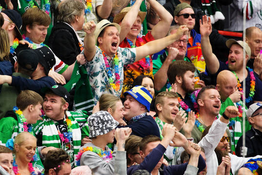 Rögles supportrar jublar