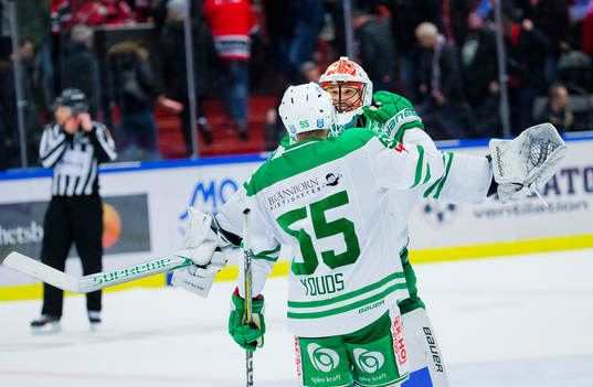 Rögles Ben Youds gör 2-3 och jublar med Rögles målvakt