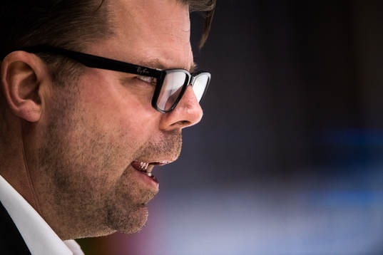 Karlskronas tränare Ove Molin  reagerar