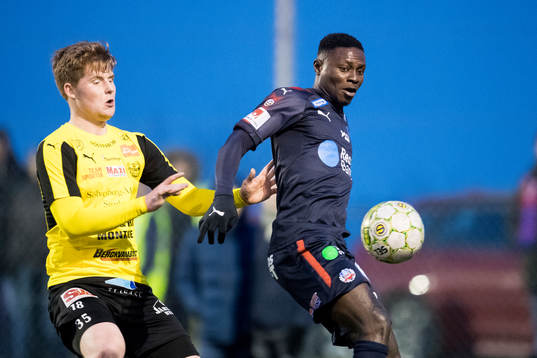 Helsingborgs Mattias Almeida och Mjällby Jakob Bergström