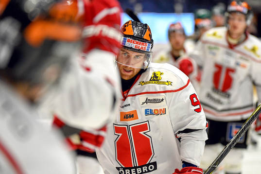 Örebros Tylor Spink jublar