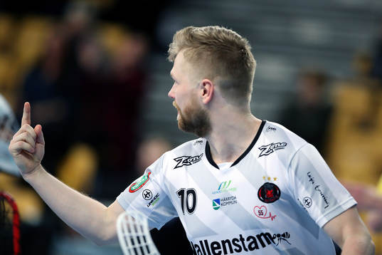 Pixbos Max Wahlgren jublar