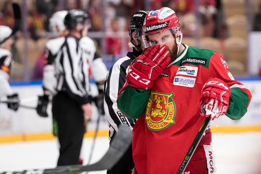 Moras Andrew Rowe  i ishockeymatchen i SHL mellan Mora och