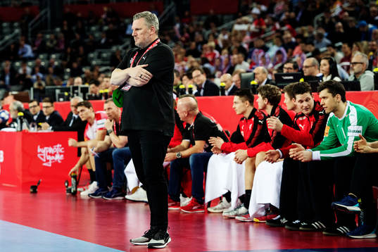 Danmarks förbundskapten Nikolaj Jacobsen  deppar