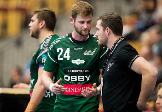 Helsingborgs Sasa Puljizovic i samtal med Oskar Hansson