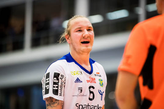 Ystads Emil Hansson protesterar mot domslut