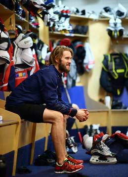 Linköpings Sebastian Karlsson före ishockeymatchen i SHL