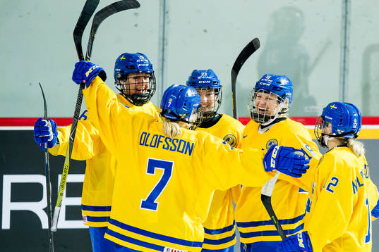 Hanna Olsson of Sweden, Johanna Olofsson of Sweden, Rebecca