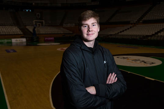 Svenske basketspelaren Simon Birgander