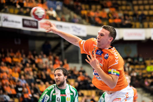Kristianstads Philip Henningsson skjuter