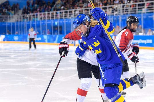 Sara Hjalmarsson of Sweden celebrates
