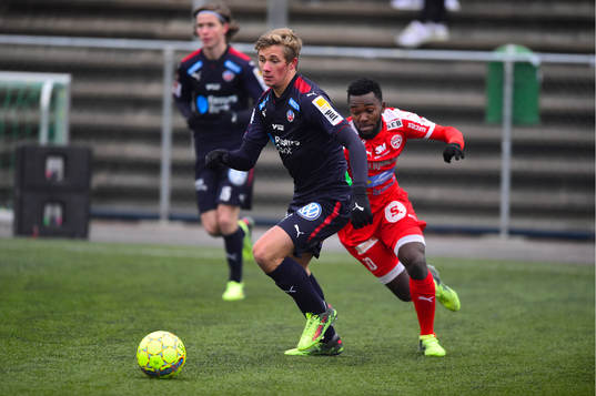 Helsingborgs Carl Thulin mot Värnamos Lumala Abdu