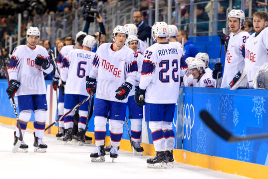 Norwegian players in the ice hockey game between Finland