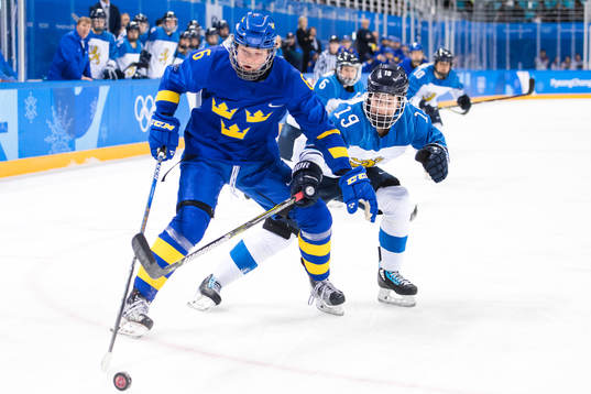 Sara Hjalmarsson of Sweden and Petra Nieminen of Finland in