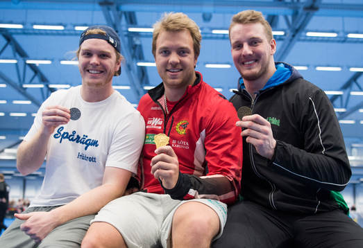 s Elias Håkansson (v), segraren Oscar Vestlund från IF