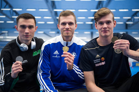 s Thobias Nilsson Montler (v), segraren Andreas Otterling