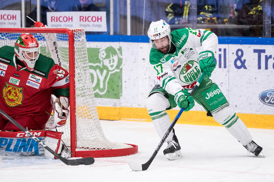 Moras målvakt Christian Engstrand och Rögles Taylor
