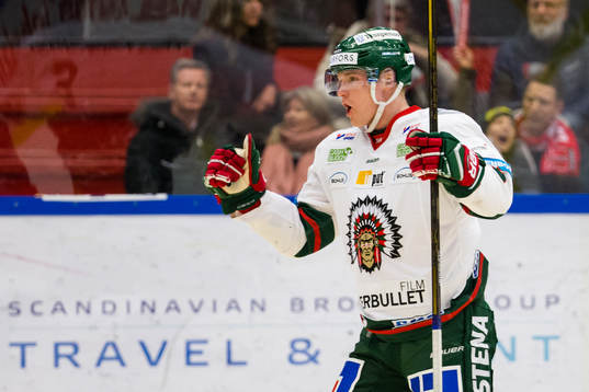 Frölundas Carl Grundström jublar