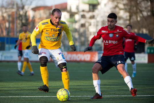 Falkenbergs Christoffer Carlsson och Örgrytes Diego Montiel