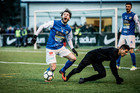 s Tarik Elyounoussiunder fotbollsmatchen i Svenska Cupen