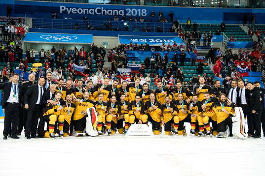 Team Germany, silver, celebrating