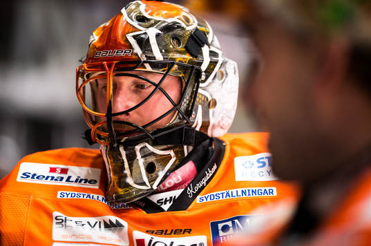 Karlskronas målvakt Johan Holmqvist och målvakt Johannes