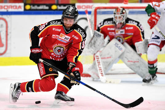 Luleås Pontus Själin täcker skott