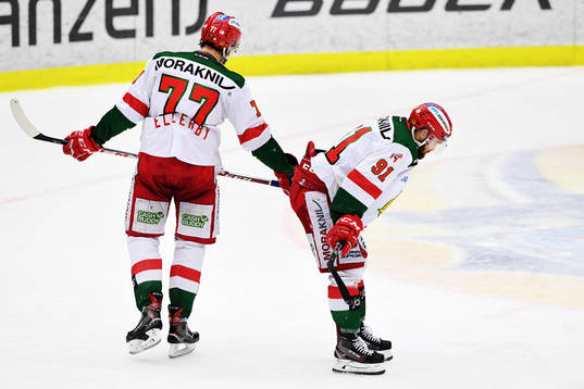 Moras Jacob Lagacé och Keaton Ellerby deppar
