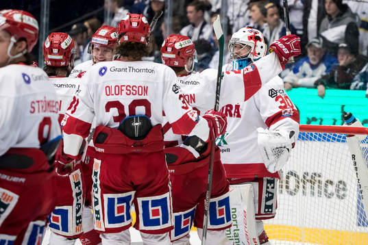 Timrås spelarna jublar