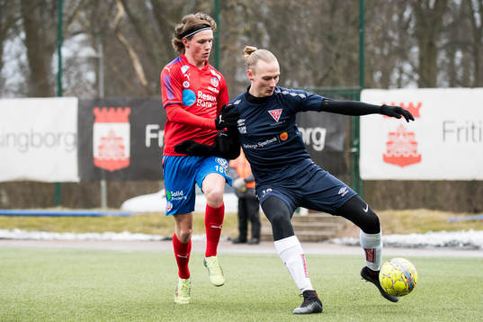 Helsingborgs Max Svensson och Tvååkers Alexander Johansson