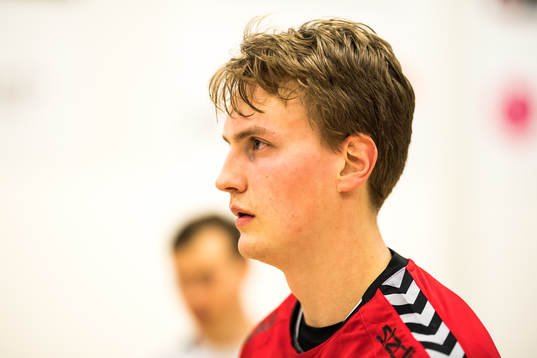 Helsingborgs målvakt Niklas Kraft deppar  handbollsmatchen