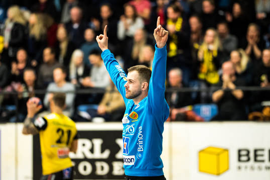 Karlskronas målvakt Vladan Abramovic jublar