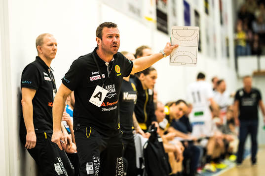 Karlskronas tränare Sebastian Seifert reagerar