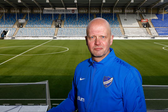 Tränare Tony Martinsson, ledare för fotbollsakademin
