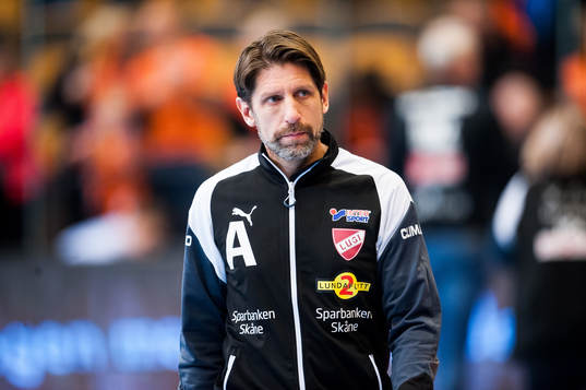Lugis tränare Tomas Axnér deppar