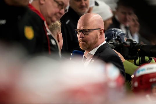 Moras tränare Johan Rosén  i ishockeymatchen i SHL mellan