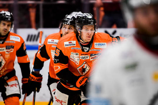Karlskronas Carl Persson jublar