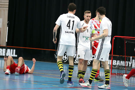 s Axel Larson och Patrik Hagberg jublar