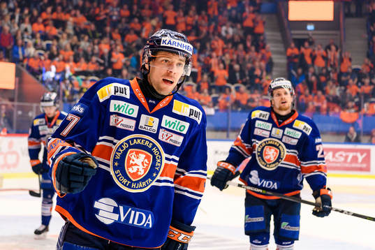 Växjös Robert Rosén jublar