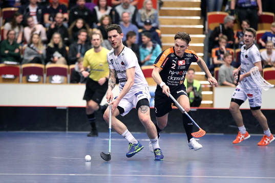 Pixbos Max Wahlgren och Mullsjös Sebastian Palmqvist