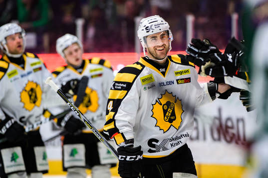 Bläddra bland fler bilder av Ishockey, SHL, kvartsfinal 3, Färjestad - Skellefteå