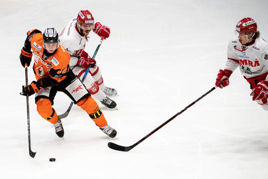 Karlskronas Dennis Svensson  och Timrås Marcus Hardegård