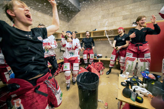 Timrå jublar i omklädningsrummet
