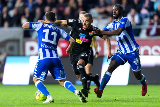 Dalkurds Malkolm Moenza och IFK Göteborgs Vajebah Kaliefah