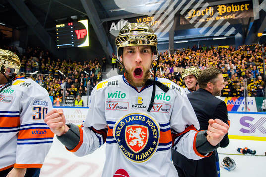 Växjös Eric Martinsson  jublar
