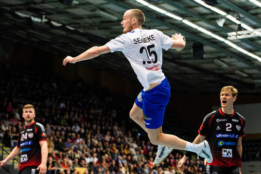 Alingsås Andreas Berg hoppar för att skjuta